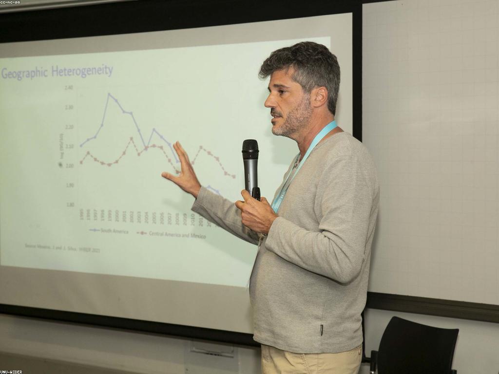 ការពិចារណាថ្មីលើក្លឹបនិងវេទិកា